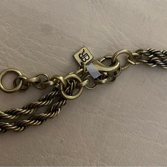 Banana Republic Olive and Gold Circle Necklace - Picture 3 of 6